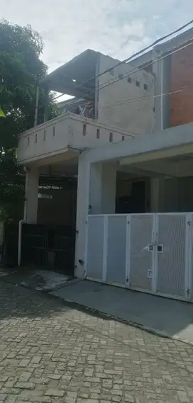 Rumah SHM 2 Lt Hadap Selatan 10 Mnt ke Pintu Tol Sentul Barat J-36432