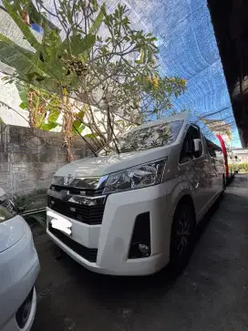 Dijual Toyota HIACE Premio 2,8 M/T solar, mobil nyaman dan tangguh.