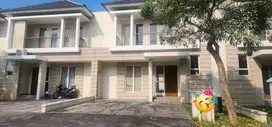 JUAL CEPAT Rumah Suvarna Sutera 2 lantai 8x20 sudah renovasi Full Furn