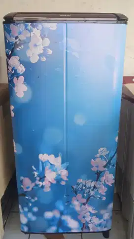 Kulkas 1pintu merek sanyo bekas