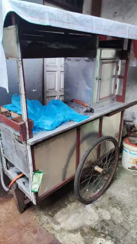 GEROBAK MIE AYAM