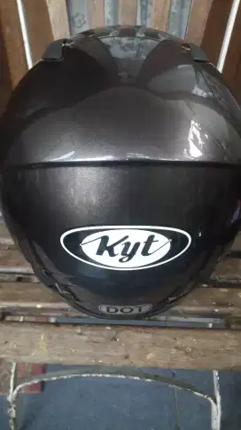 Helm kyt masih mulus