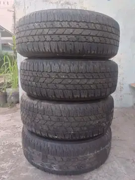 Jual ban copotan ukuran 265 65 17 merek brigestone duller AT kondisi