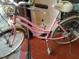 Sepeda mini ukuran 24 x 1,75 merk poligon cat msh asli minus ban