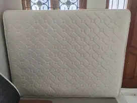 Kasur Warna Putih