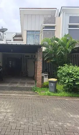 Dijual Rumah Cantik Siap huni di Cluster Foresta BSD
