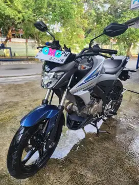 Yamaha Vixion LED silver