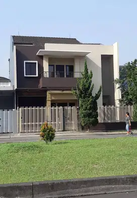 Dijual Rumah Cantik di Singgasana Pradana Bandung