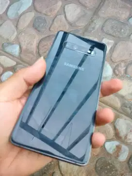 SAMSUNG S10 PLUS