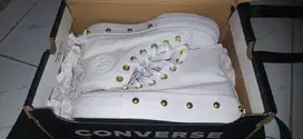 Wts!!!  Chuck Taylor All Star Lift Platform Star Studded (White)