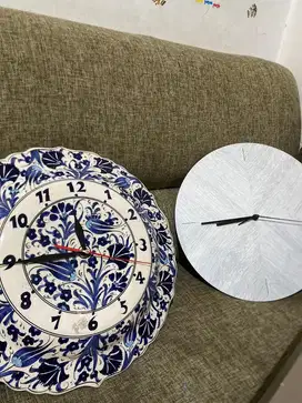 Jam dinding keramik