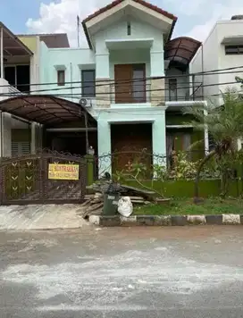 DISEWAKAN RUMAH 2LT BEBAS BANJIR DI DALAM CLUSTER