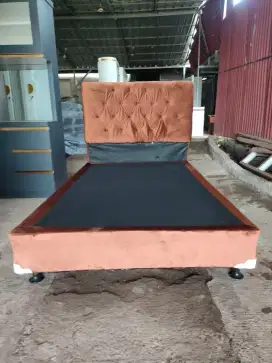Tempat tidur murah bekas