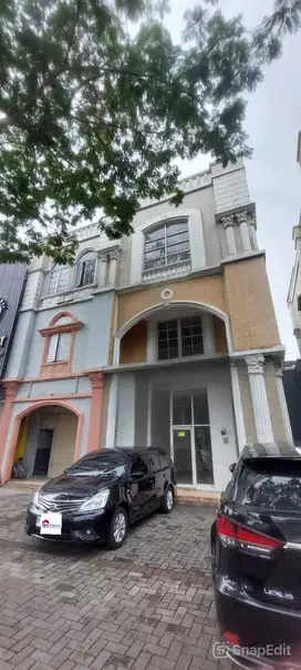 Disewakan Unit Ruko Gandeng Bolsena 3 Lt  Di Gading Serpong