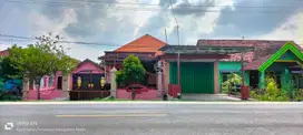 Rumah Tinggal dan Usaha Nol Jalan Purwoasri