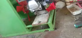 Perontok padi mesin honda