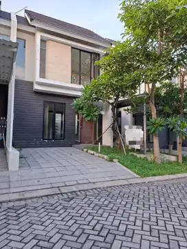 Dijual / disewakan rumah Northwest lake Citraland