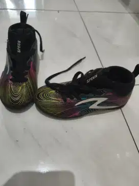 Sepatu futsal anak