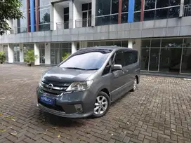 Nissan Serena  2.0 Highway Star Panoramic Bensin-AT 2013 Abu