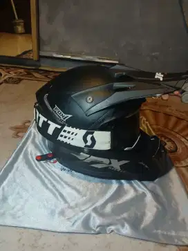 Helm cross JPX Fox1