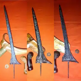 3 KERIS ISTIMEWA