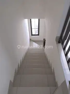 Dijual Cepat Rumah 2 Lantai di Cluster Green Village Tangerang