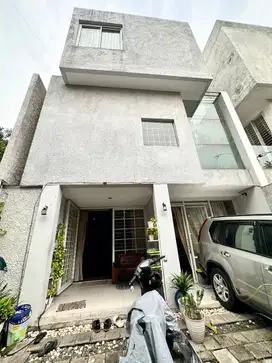 Rumah Dijual Di Mampang Prapatan - Jakarta Selatan Dekat Pusat Bisnis