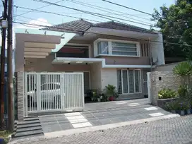 Rumah di Sutorejo Utara