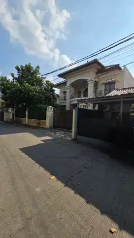 Rumah besar 2Lantai,Lokasi strategis dekat toll Jatiasih, Jatimekar