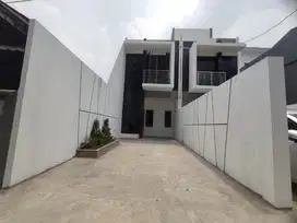 dijual rumah Cipinang raya SHM 2lantai modern home