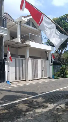 RUMAH DUA LANTAI LOKASI SAWOAJAJAR DUA MALANG
