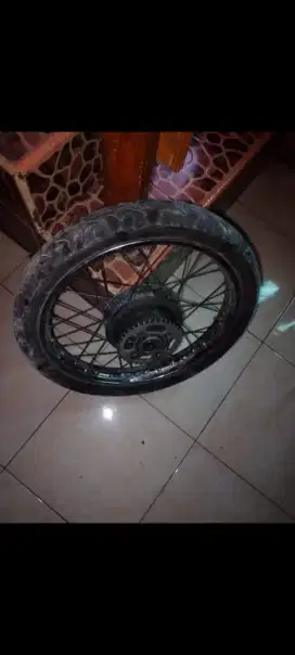 Tromol Jari Velg Ban GL PRO Ring 18