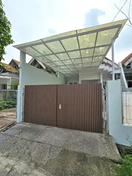 Dijual Rumah Terawat Cantik Full Renovasi Di Graha Raya  8928