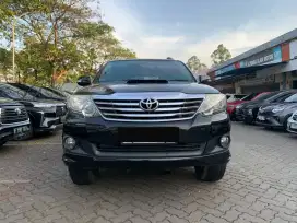 TERMURAH TANGAN PERTAMA TOYOTA FORTUNER G VNT MATIC 2013 HITAM
