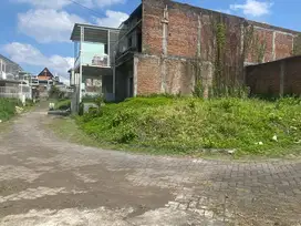 Tanah Belakang Kampus UMM Malang