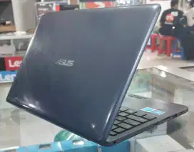 Laptop ASUS E203