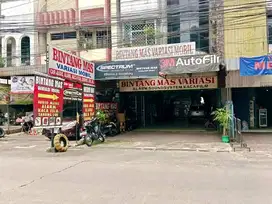 dibuka lowongan untuk menjadi karyawati di toko variasi mobil