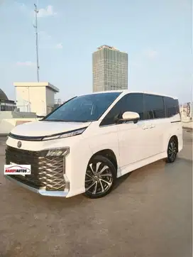 Toyota Voxy 2.0 Tahun 2023 Automatic Putih