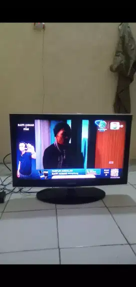 Tv LED merk Samsung 32 inchi plus remote