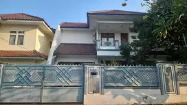 Rumah 2 lantai Mewah & Strategis di Petukangan Jakarta Selatan