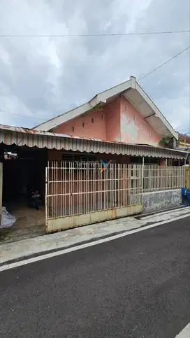 Dijual Rumah Hitung Tanah di Jalan Cidanau, Purwantoro, Malang