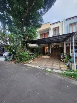 FOR SALE RUMAH BAGUS DEKAT GANDARIA CITY