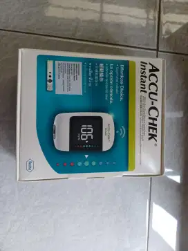 Accucheck active alat pengukur gula darah