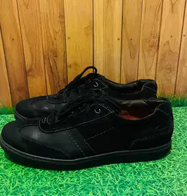 Sepatu casul clarks