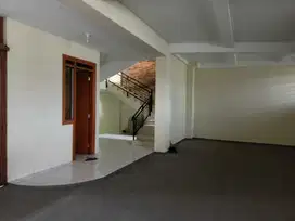 For Sale Rumah Luas dan Kokoh di Kota Baru Parahyangan
