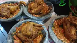 Dibutuhkan karyawan pria untuk pecel lele