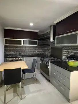 Rumah 3 Lantai Luas 8x20 160m2 Type 4+1KT di Cluster Florence PIK 1 Pa