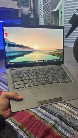 Dell Latitude 5300
