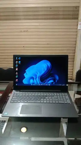 Lenovo V330 i3 8130U RAM 4GB SSD 128GB Layar 15.6 HD