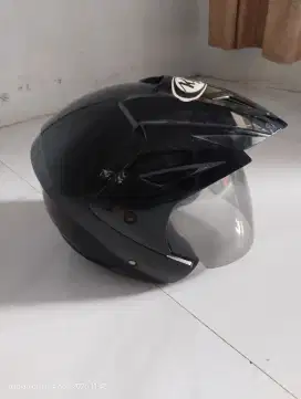 Helm KYT hitam mulus